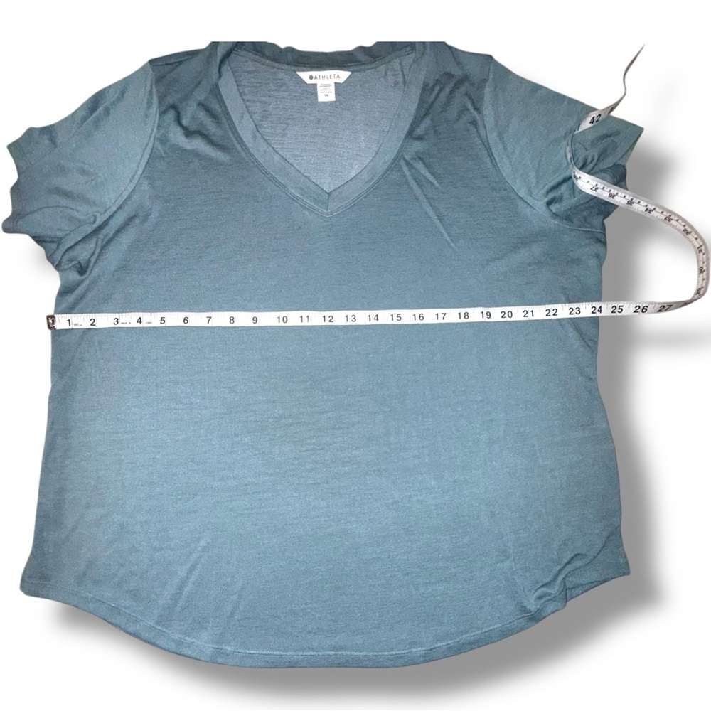 ATHLETA Breezy V-Neck Tee - Oxidized Green 1X - Picture 9 of 10